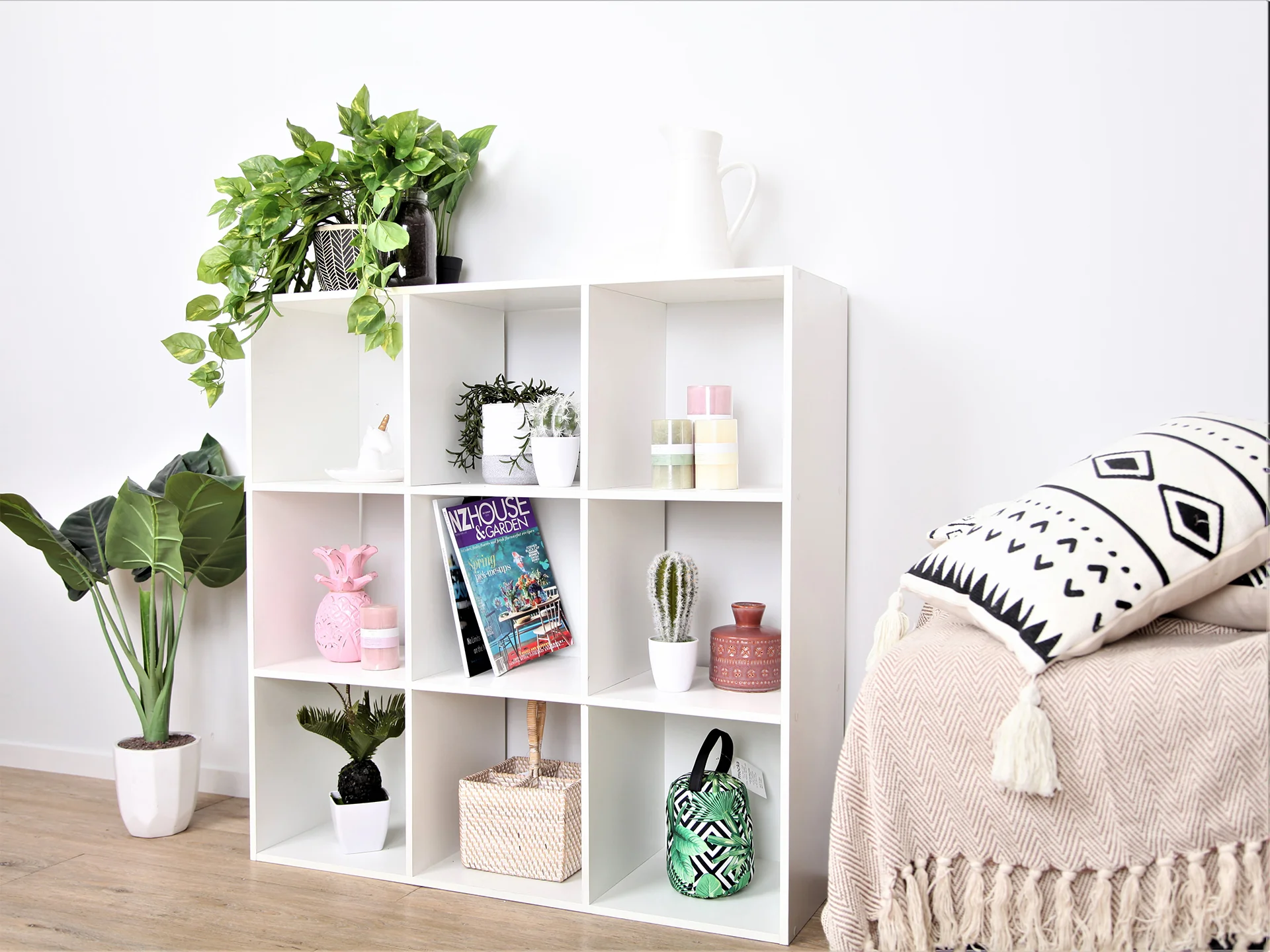 Kivu 9 Cube Square Bookshelf - White - Image 3