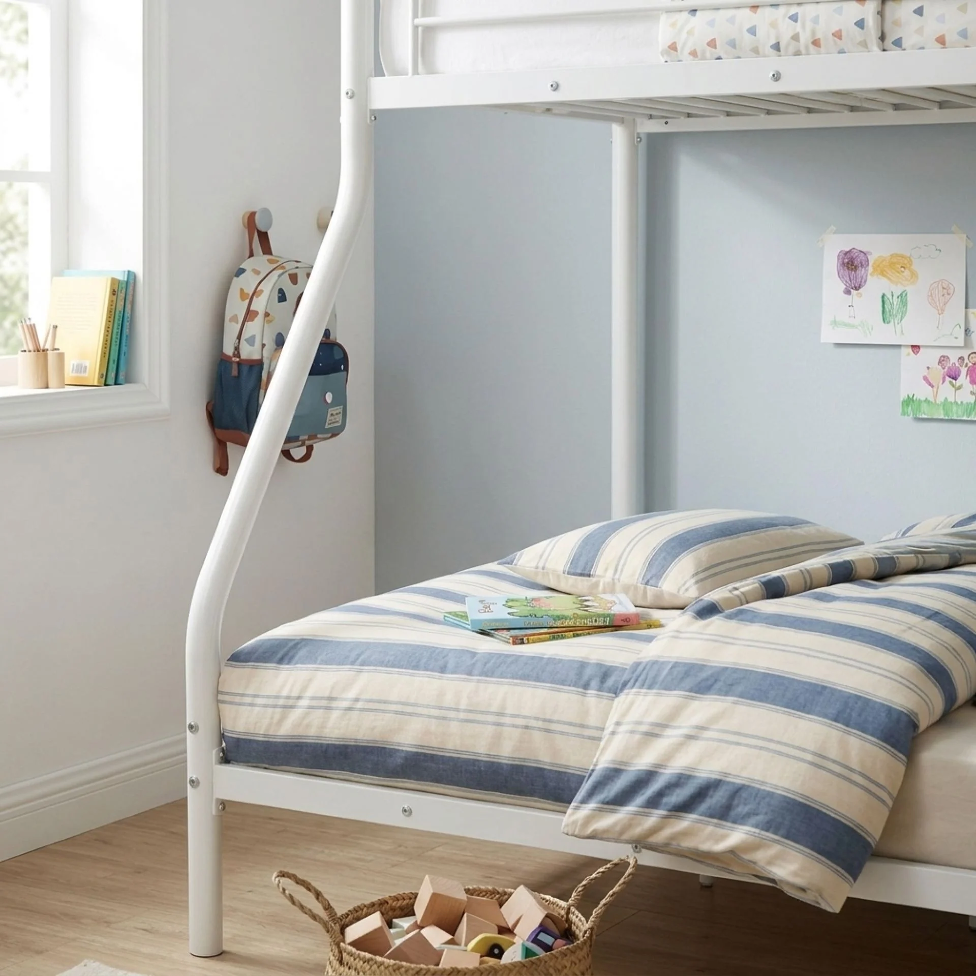 Link Metal Triple Bunk Bed Frame - White - Image 7